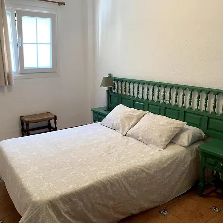 Daire Spacious With A Pool Next To The *